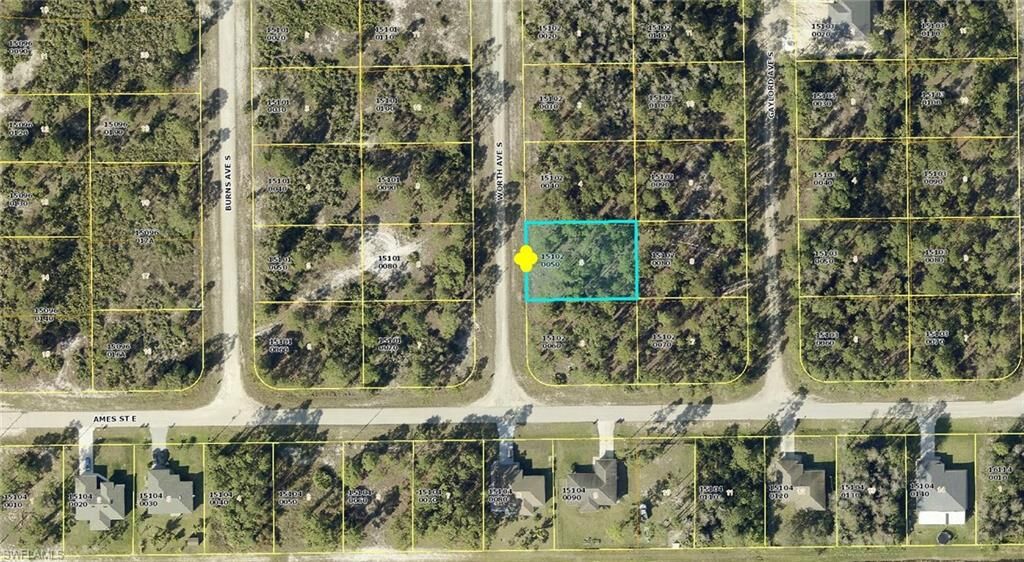 Property Photo: 851 Worth Ave S FL 33974