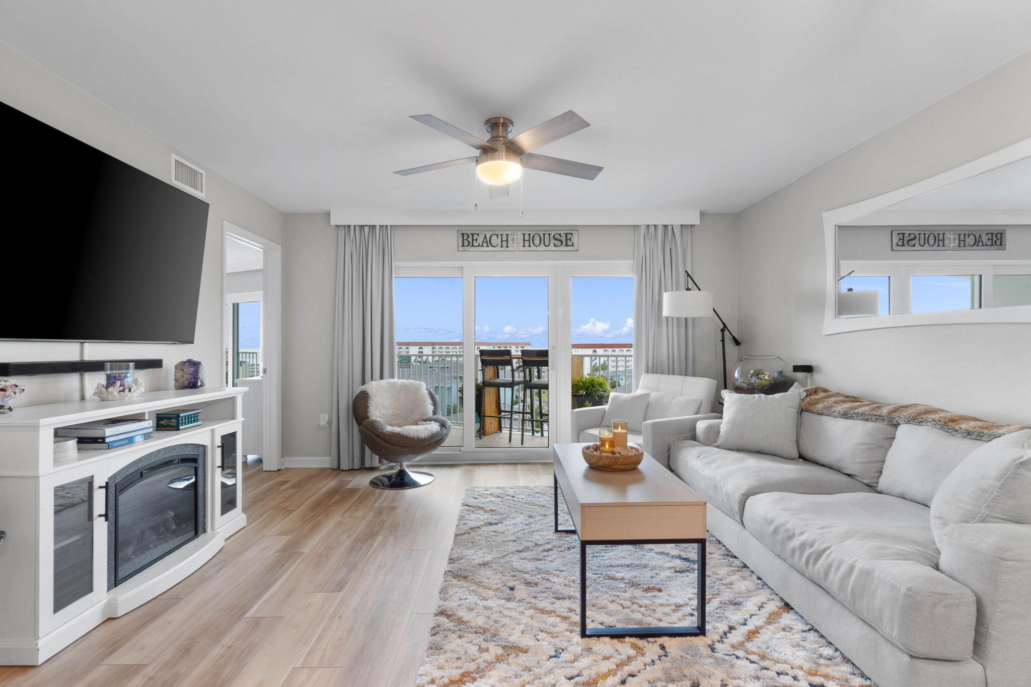 Property Photo: 895 Santa Rosa Boulevard Apt 714 FL 32548