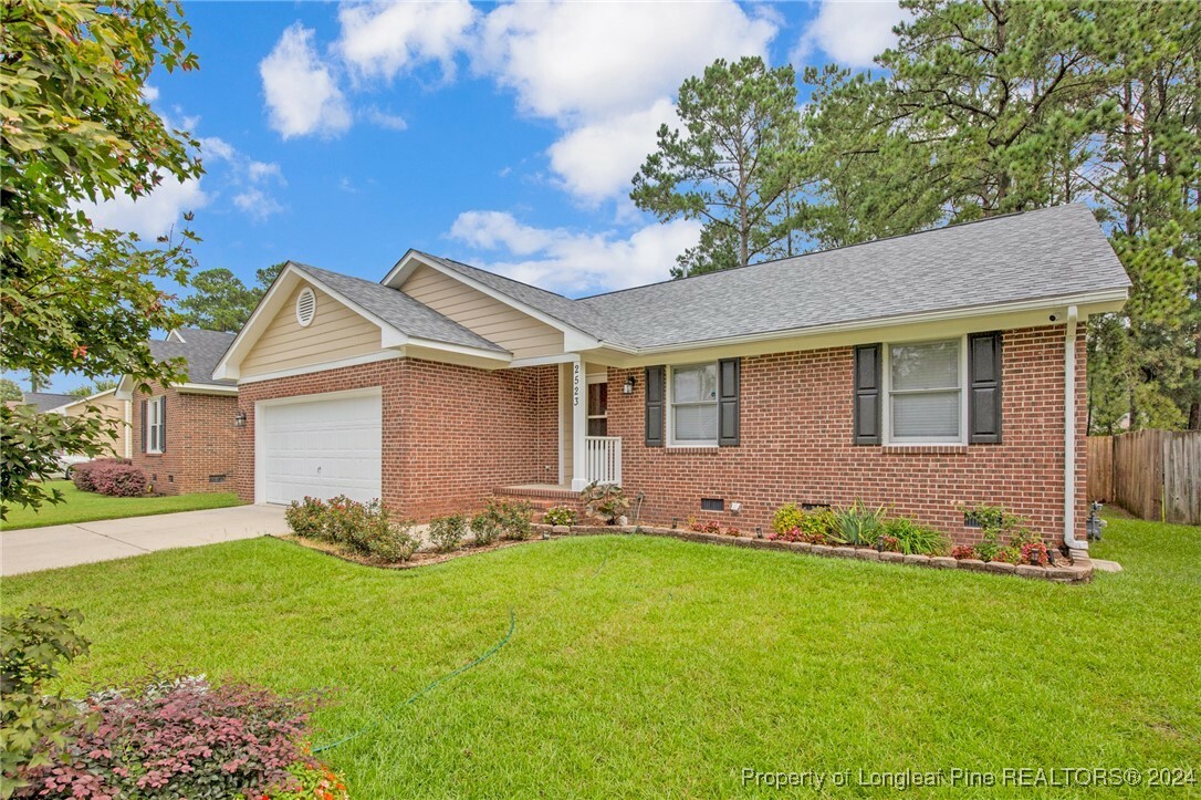 Property Photo:  2523 Paintersmill Drive  NC 28304 