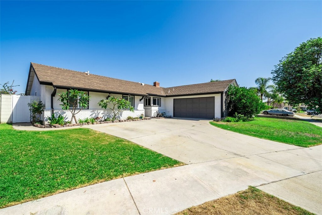 Property Photo:  518 N Royal Street  CA 92806 