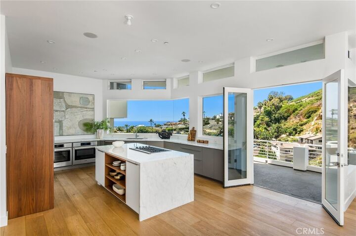 547 Temple Hills Drive  Laguna Beach CA 92651 photo