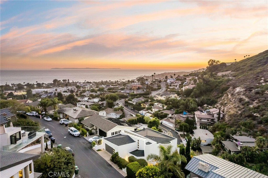 547 Temple Hills Drive  Laguna Beach CA 92651 photo