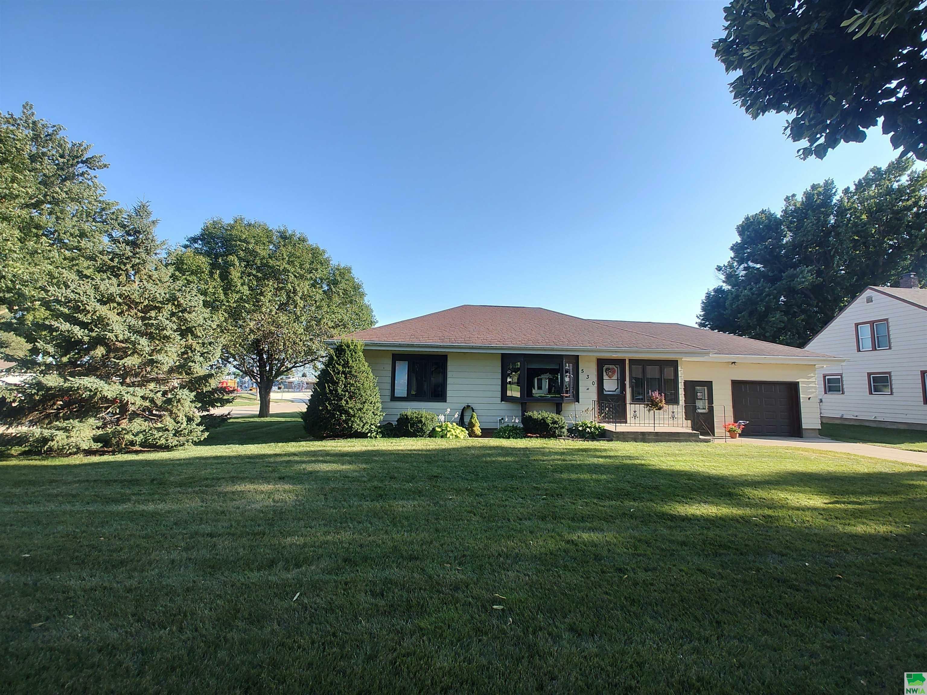 Property Photo:  530 South St  IA 51039 