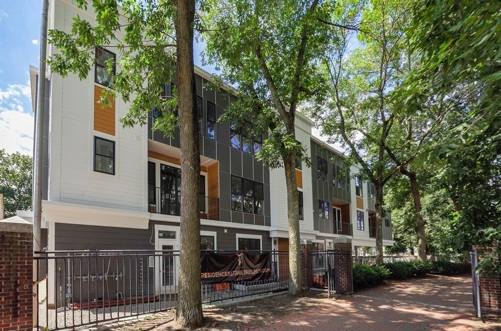Property Photo: 1 Cedar St 5 MA 02140