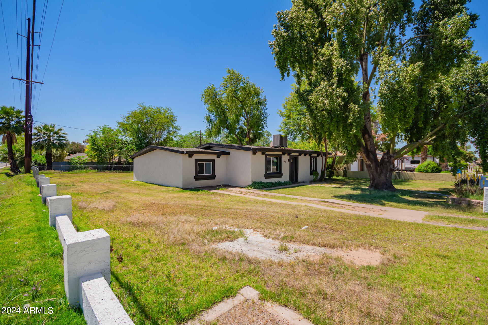 Property Photo:  2301 W Montebello Avenue  AZ 85015 