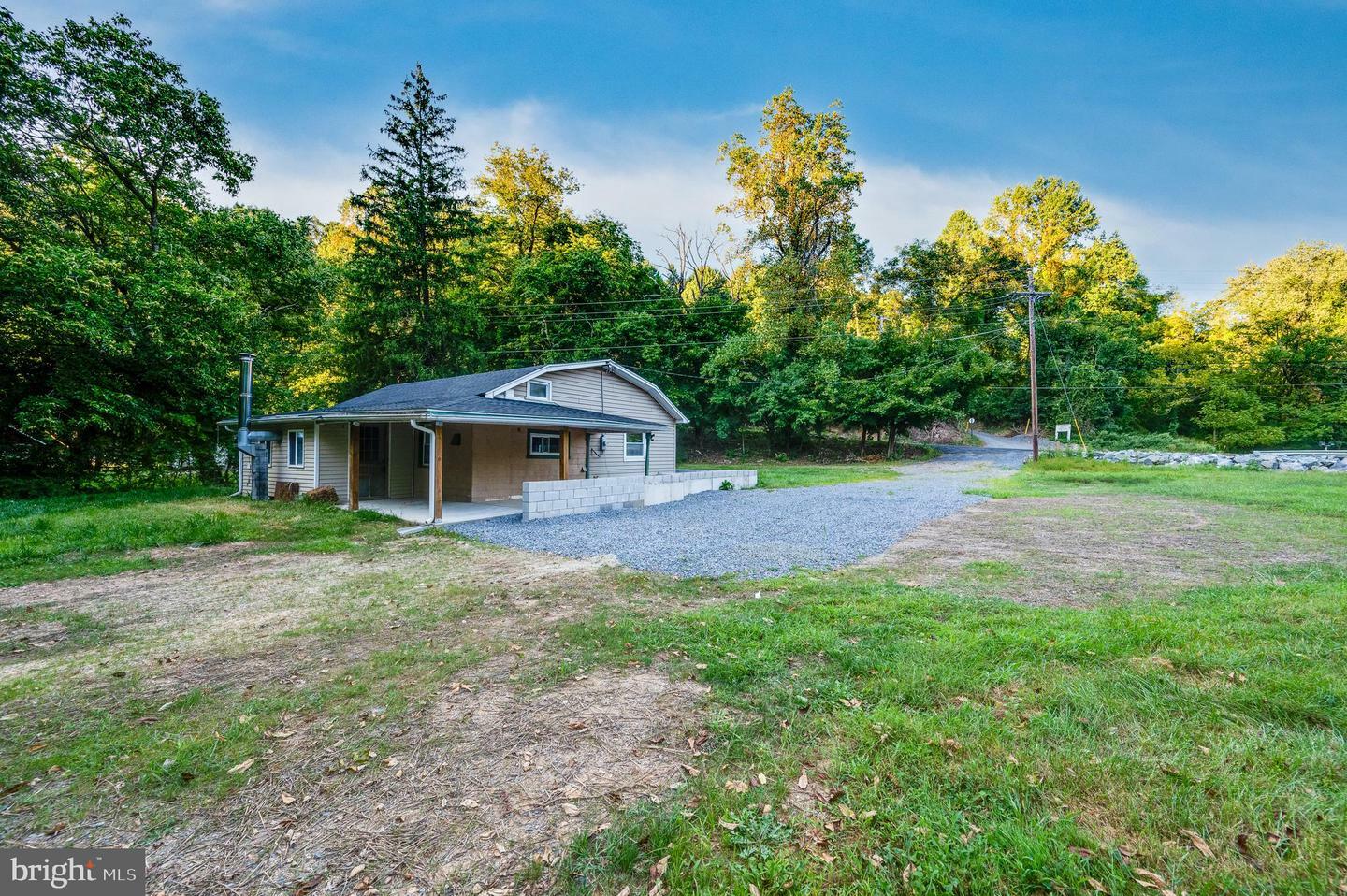 Property Photo:  1926 Mt Laurel Rd  PA 19560 