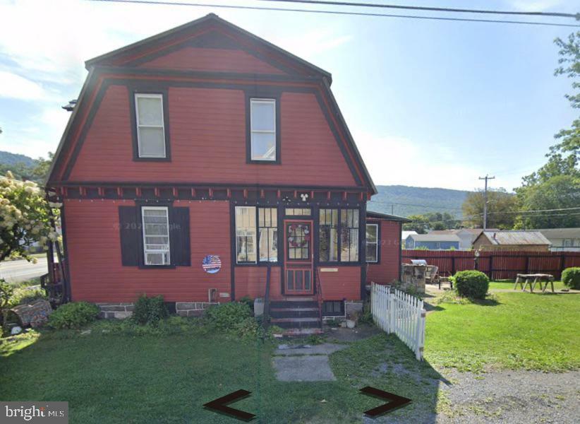 Property Photo:  606 Ridgley Street  PA 17243 