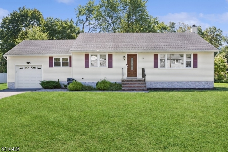 Property Photo:  13 Maplehurst Ln  NJ 08854 