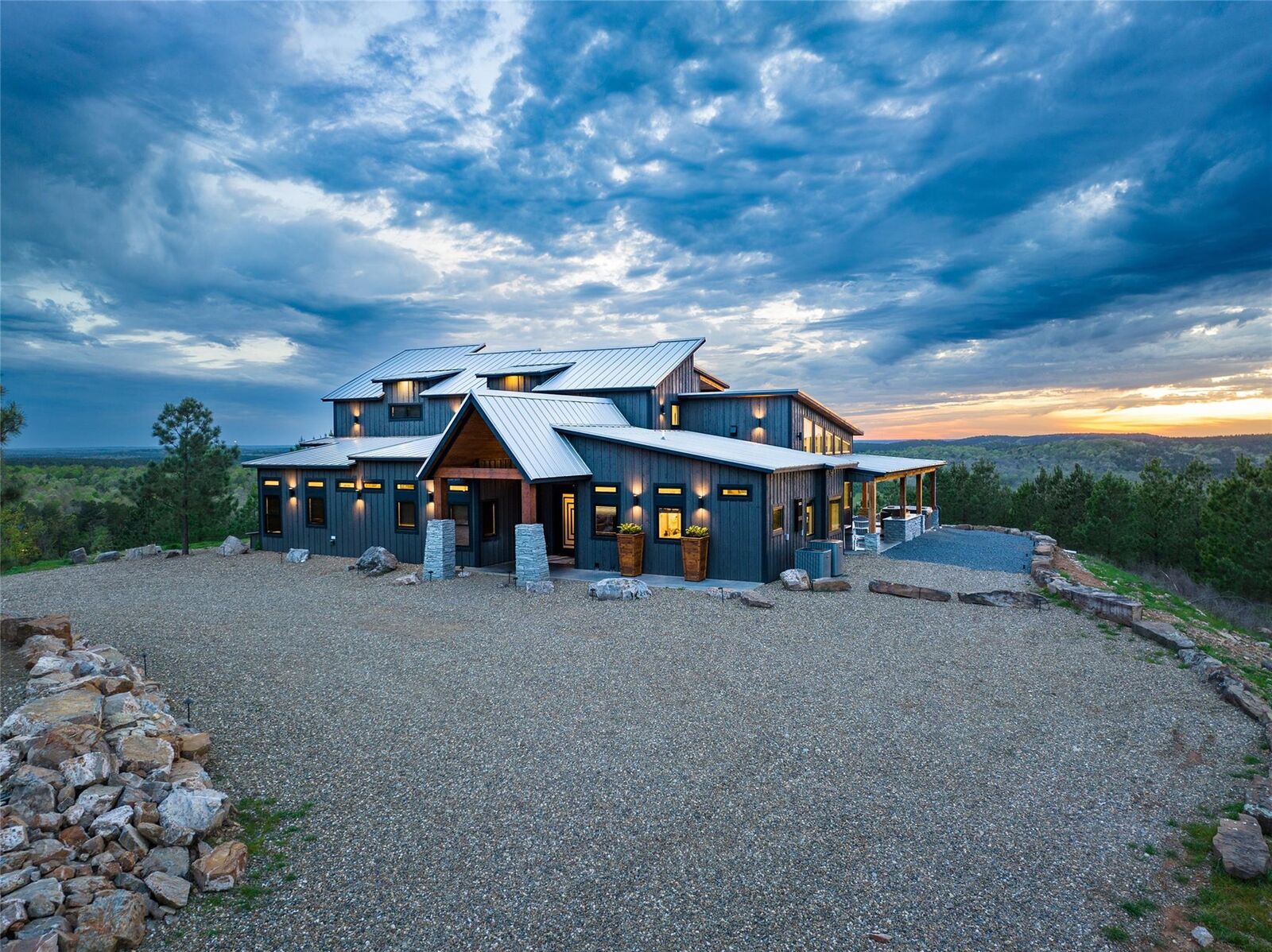 Property Photo: 561 Woodland Bluff Trail OK 74728