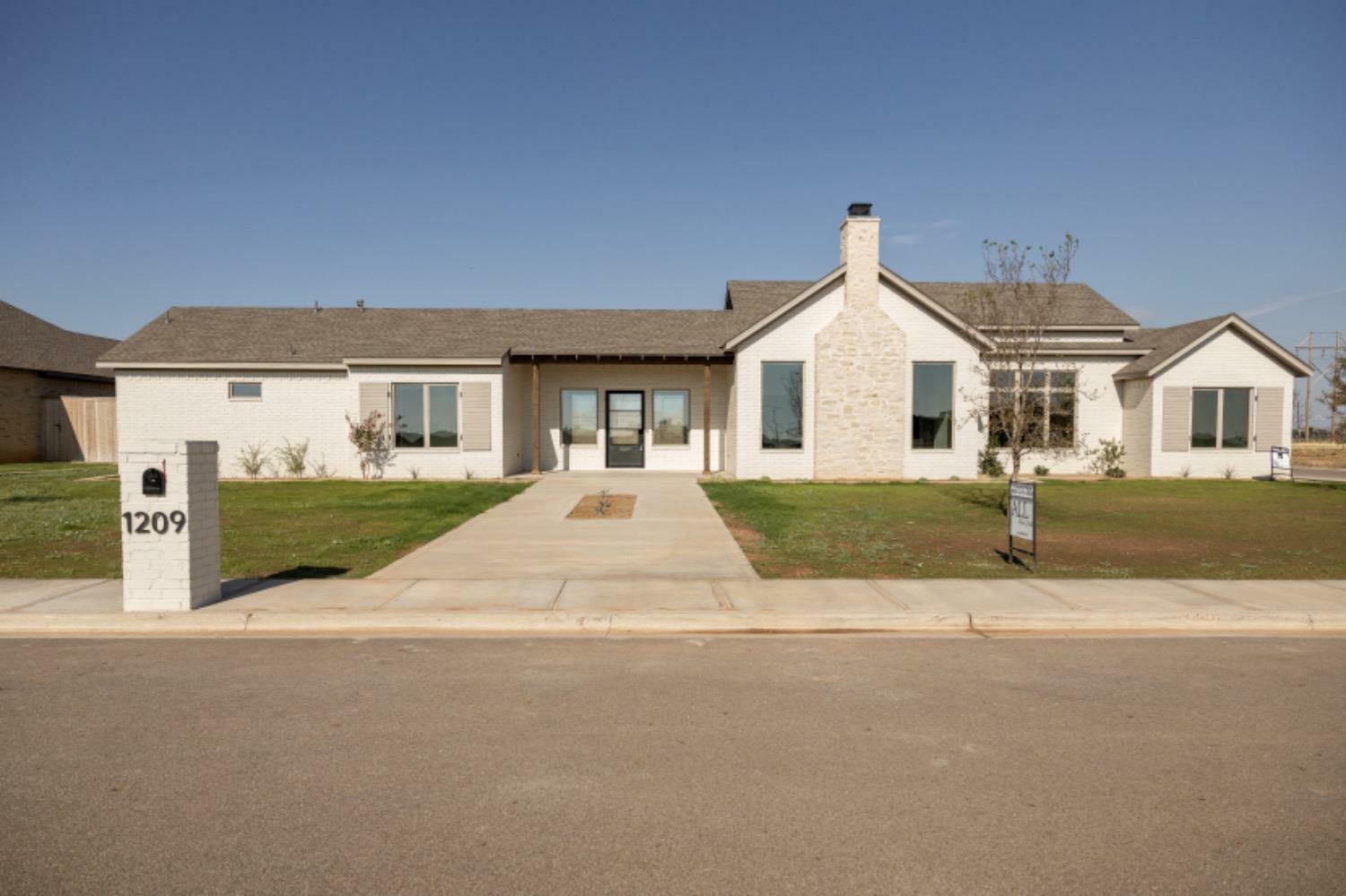 1209 N Private Road 1725  Lubbock TX 79416 photo