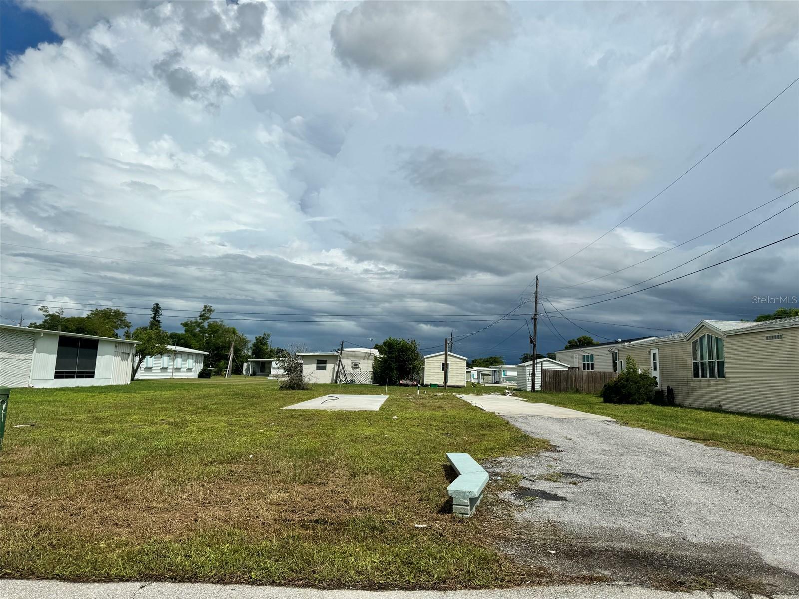 Property Photo:  865 Calle Menuda  FL 34224 