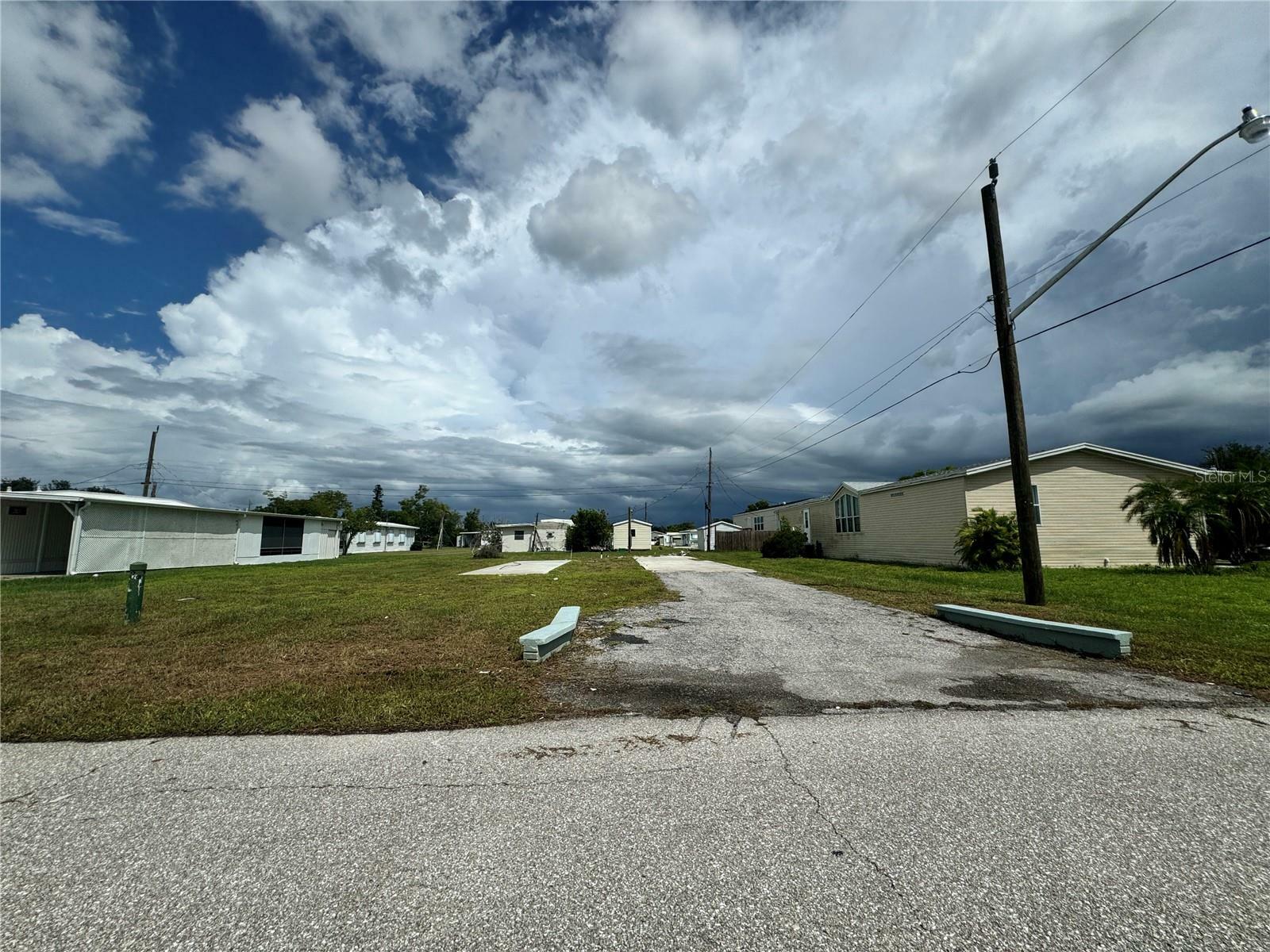 Property Photo:  865 Calle Menuda  FL 34224 