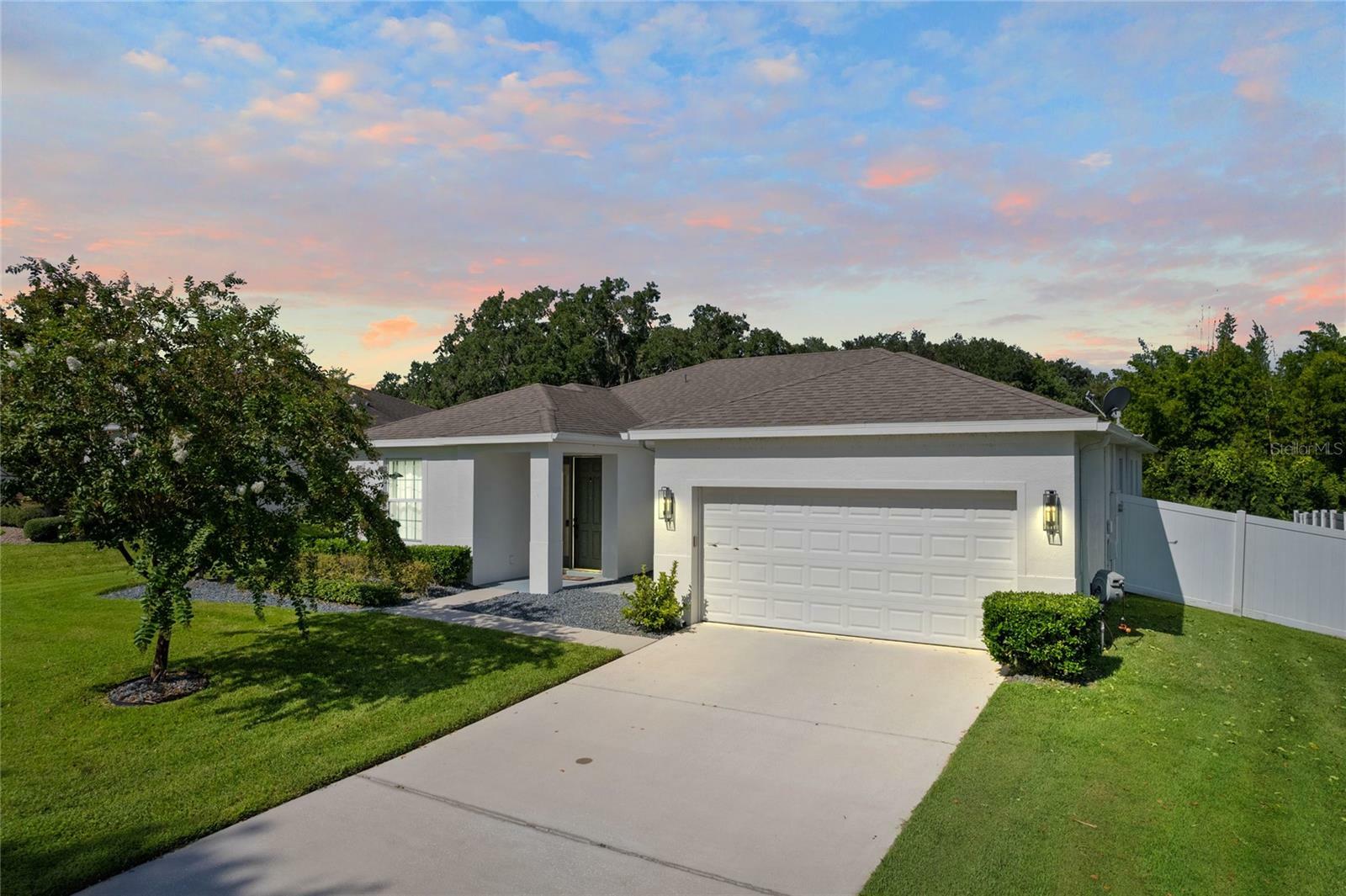 Property Photo:  611 Lake Cove Pointe Circle  FL 34787 