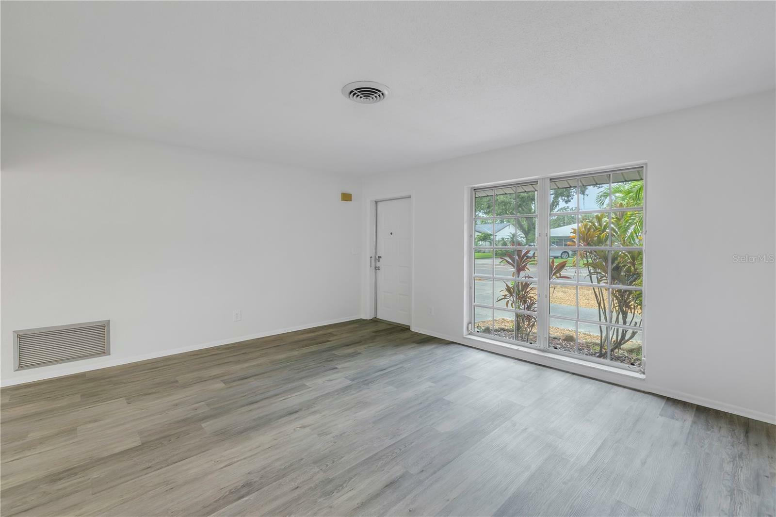 Property Photo:  130 34th Avenue N  FL 33704 