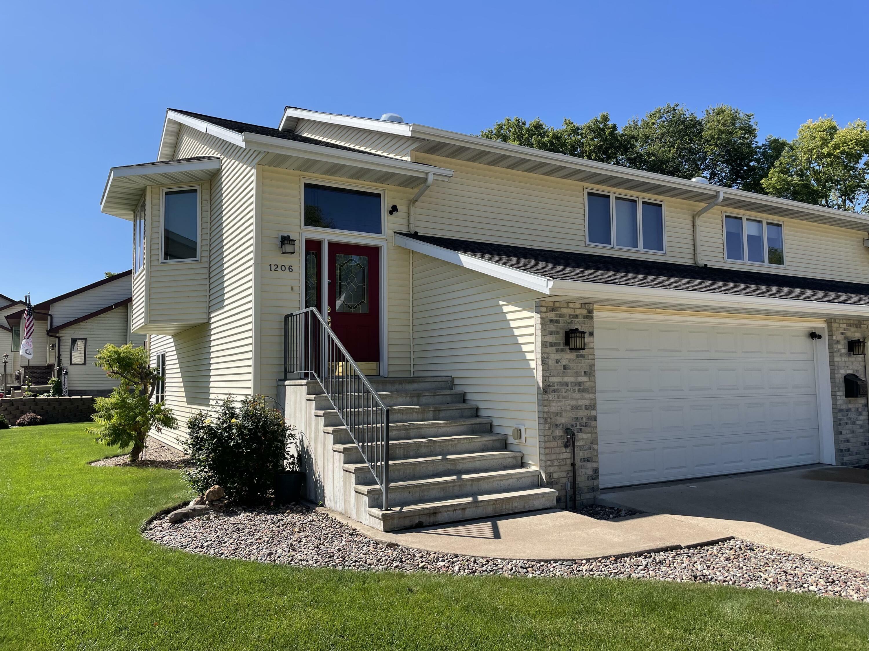 Property Photo:  1206 Bennett St  WI 54601 