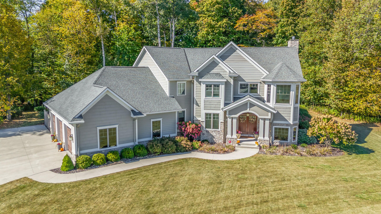Property Photo: 326 Mosie Ct WI 54220