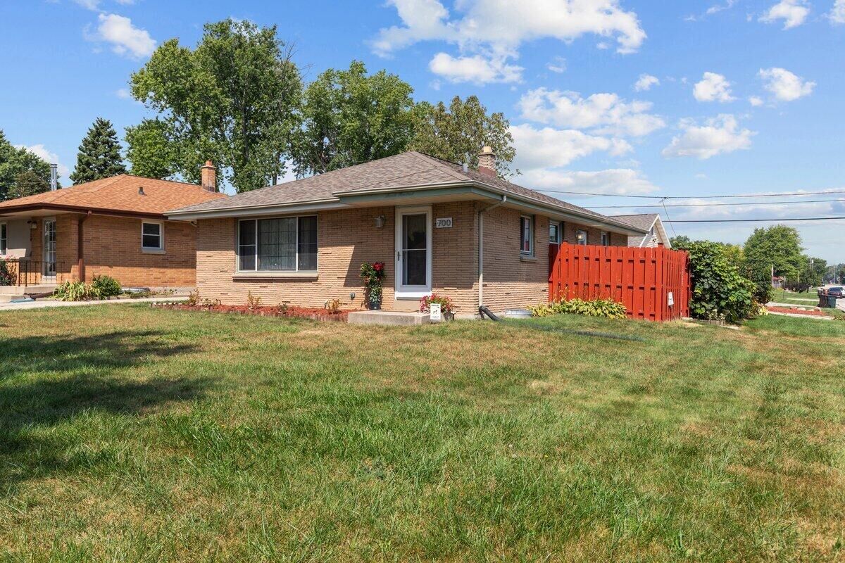 Property Photo:  700 Clark Ave  WI 53172 