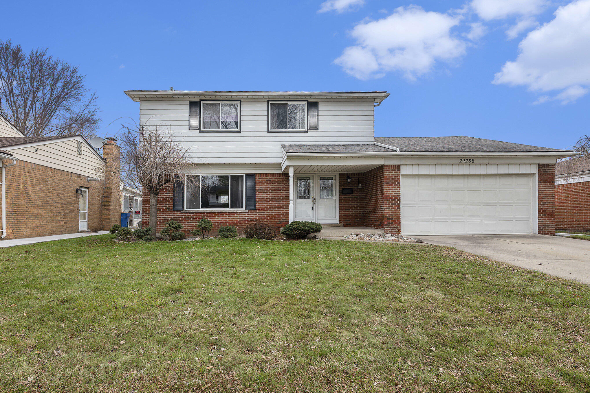 Property Photo:  29258 Walker Drive  MI 48092 