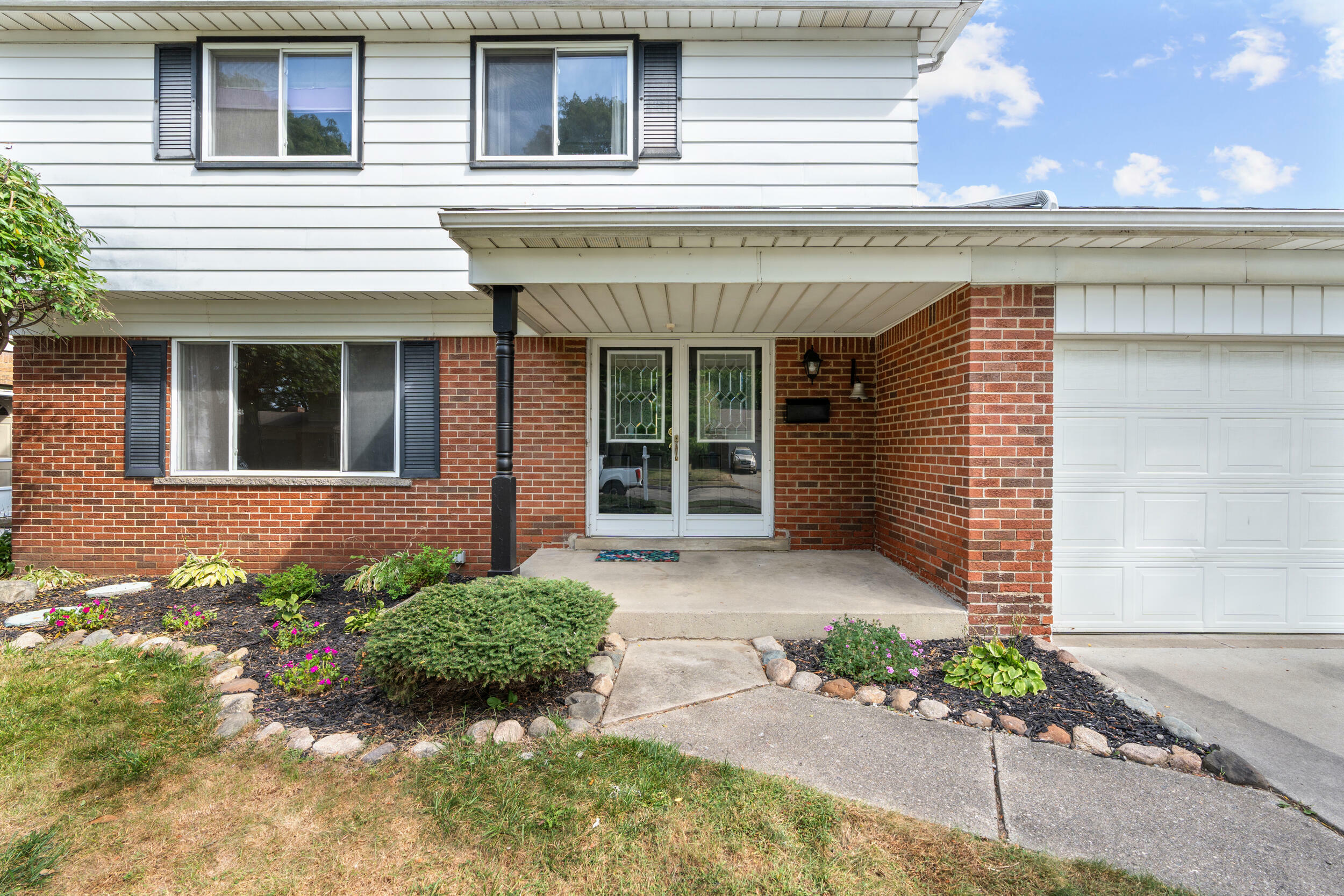 Property Photo:  29258 Walker Drive  MI 48092 