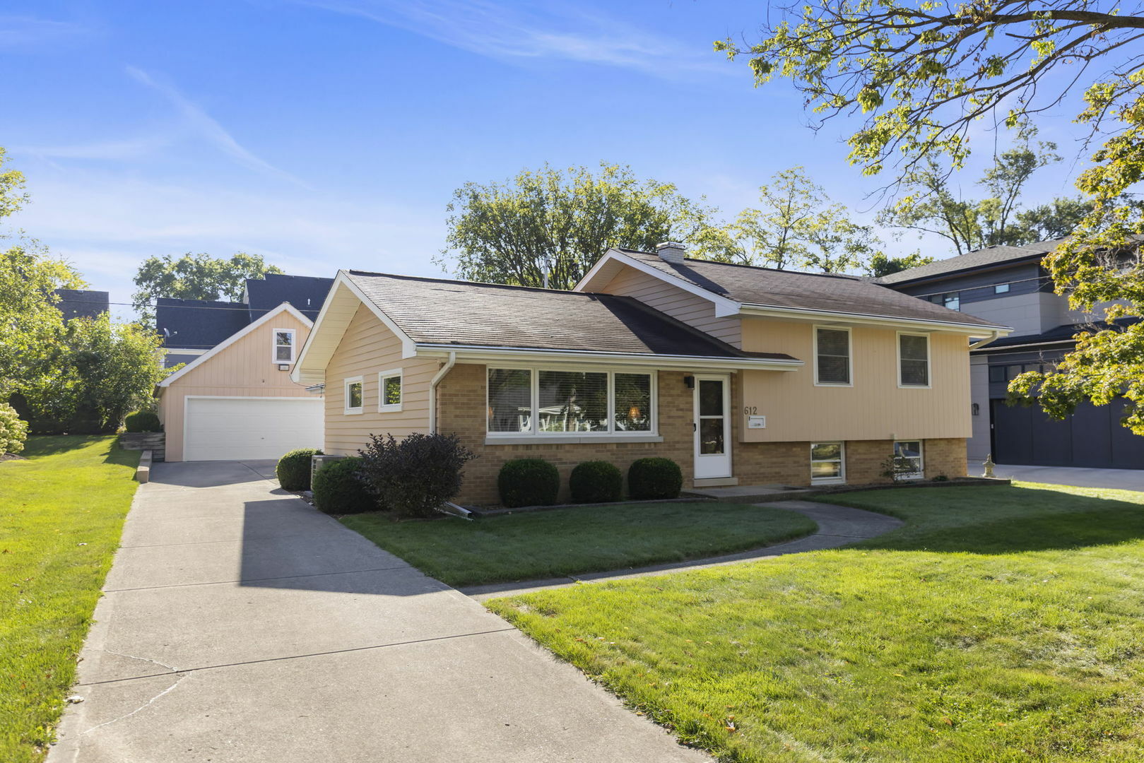 Property Photo:  612 Wellner Road  IL 60540 