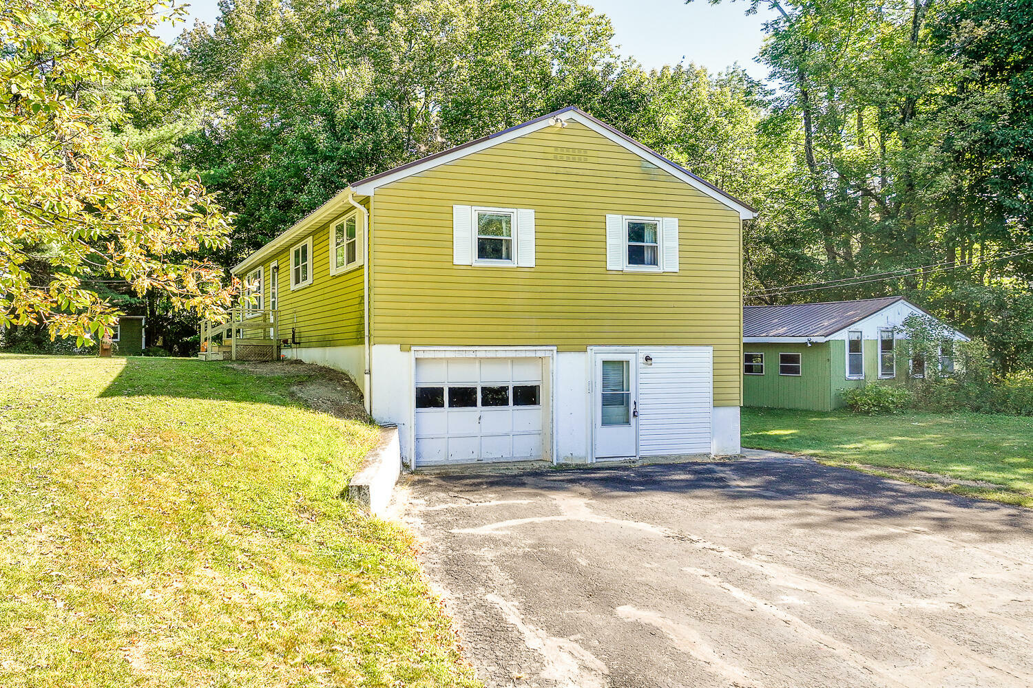 Property Photo:  20 Whippoorwill Road  ME 04350 