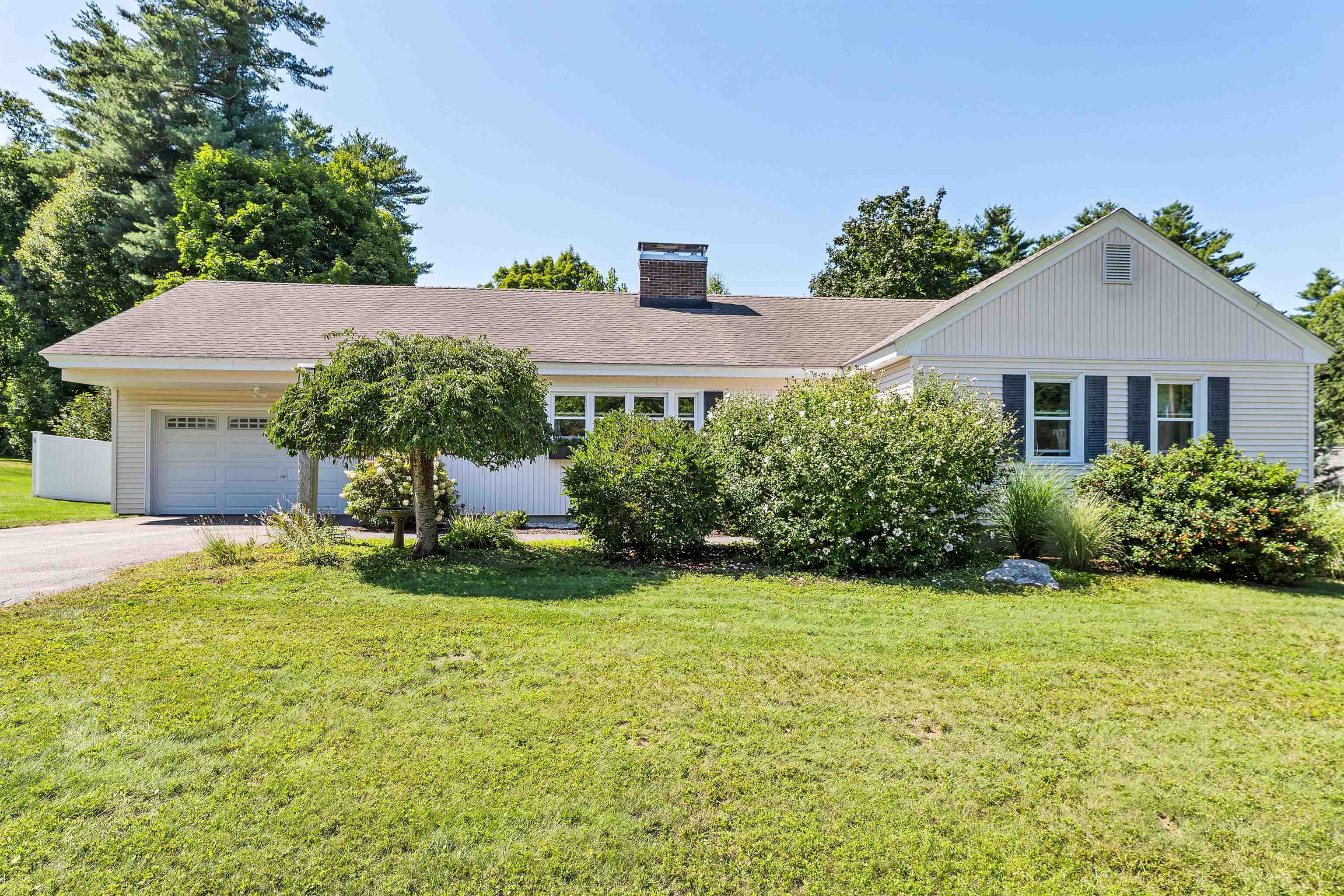 Property Photo:  1364 Chestnut Street  NH 03104 