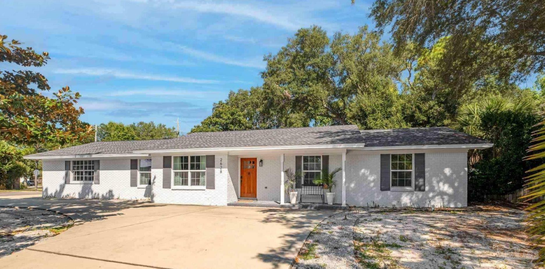 Property Photo:  2628 Venetian Way  FL 32563 