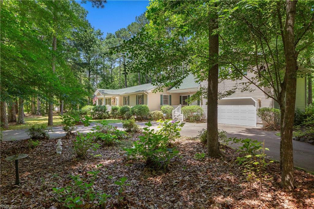 Property Photo:  208 Sunset Circle  NC 27944 