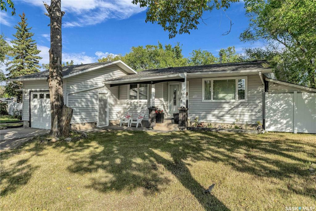 Property Photo:  170 Sangster Boulevard  SK S4R 6L5 