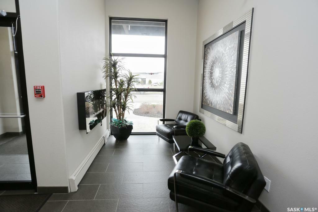 Property Photo:  158 Pawlychenko Lane 305  SK S7V 0C3 