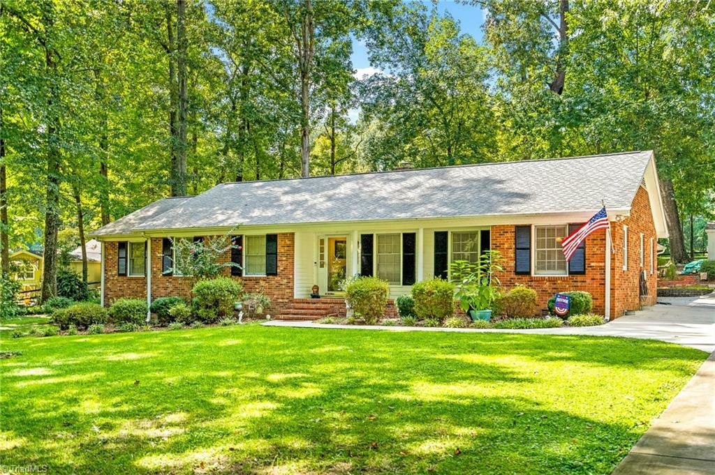 Property Photo:  4904 Forest Oaks Drive  NC 27406 