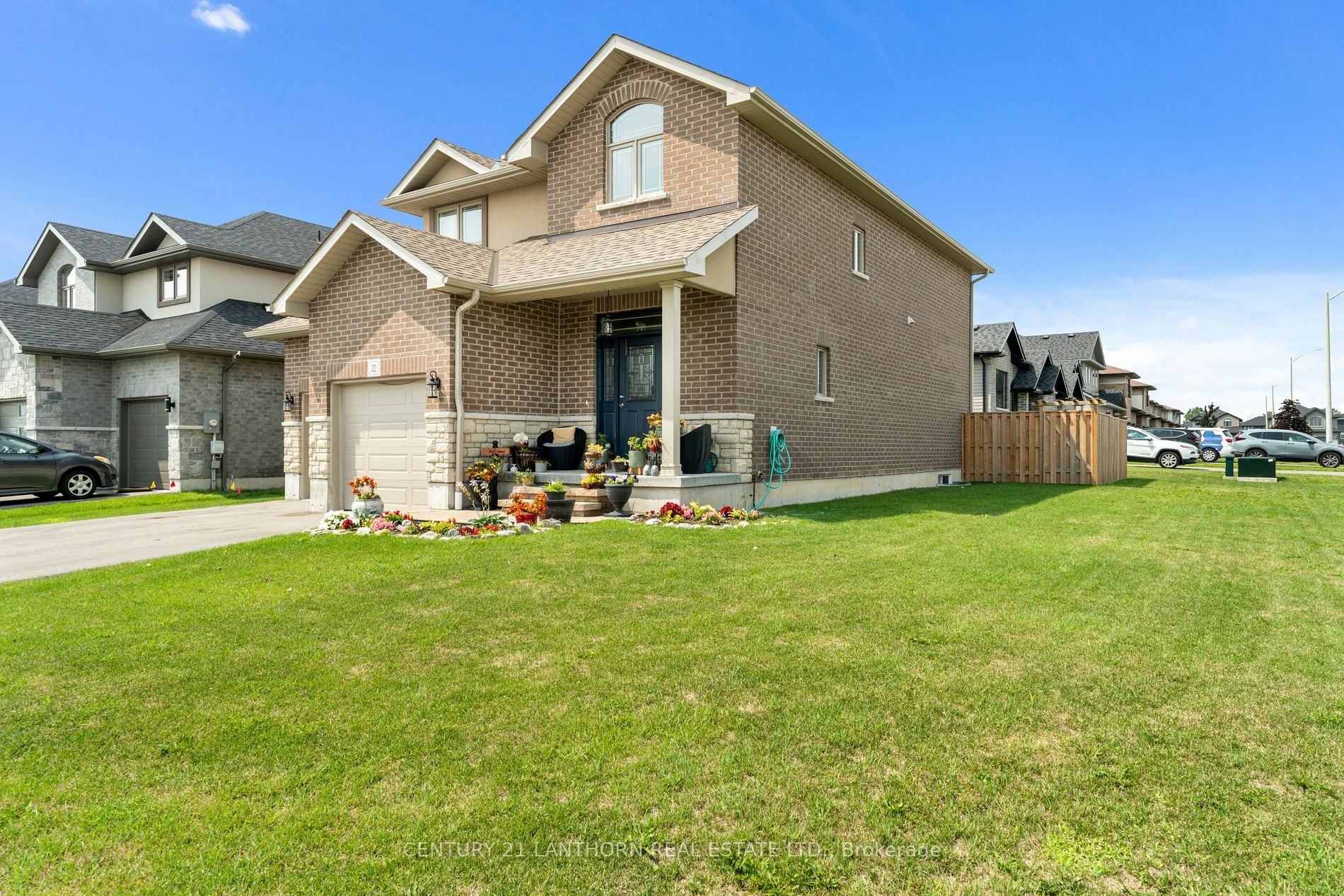 Property Photo:  22 Cottonwood Dr  ON K8N 0J2 