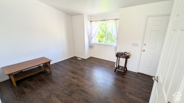 Property Photo:  530 E Red Oak Dr N  UT 84341 