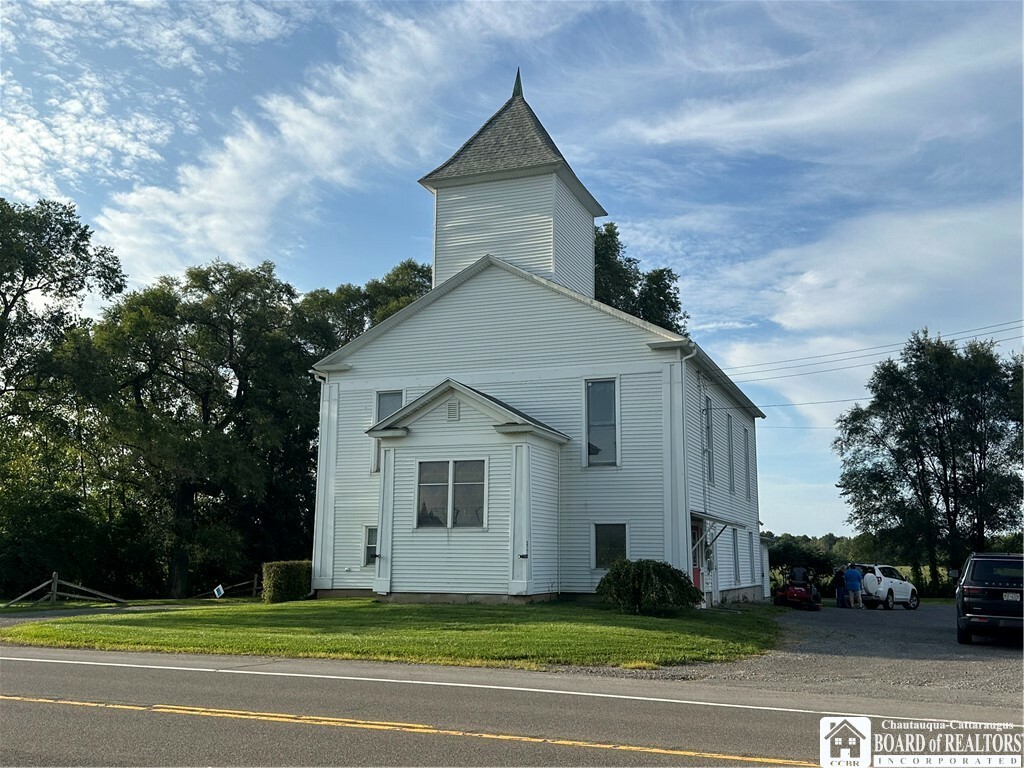 Property Photo: 2772 State Route 5 And 20 NY 14561