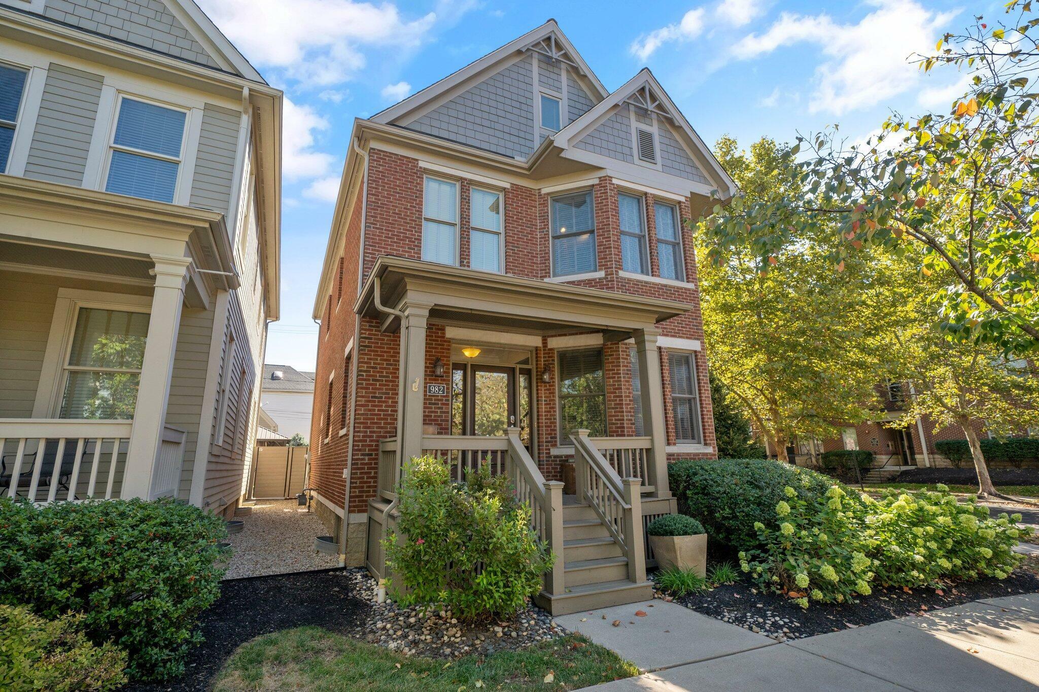 Property Photo: 982 Perry Street OH 43201