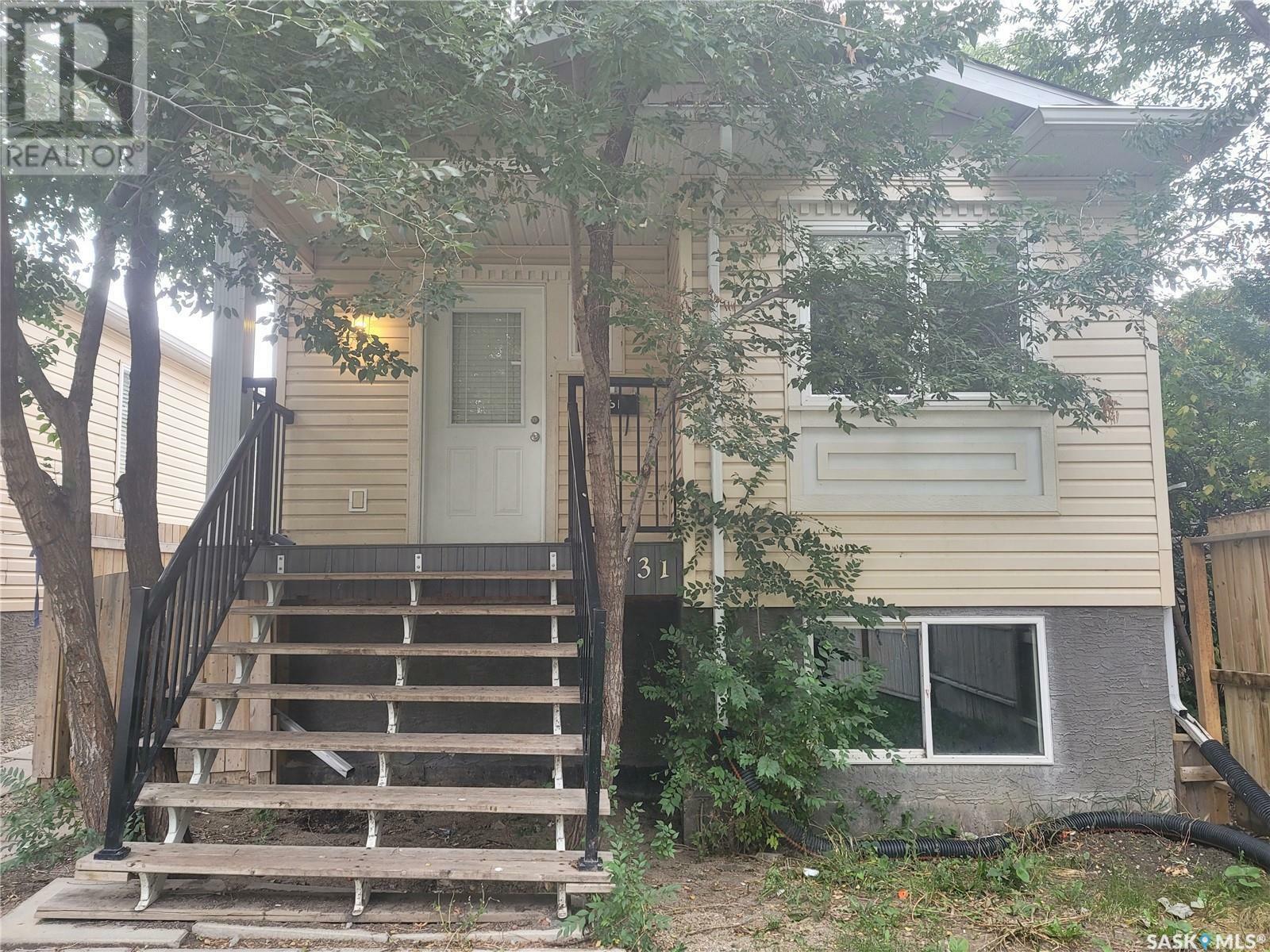 Property Photo:  731 Argyle Street  SK S4T 3P7 