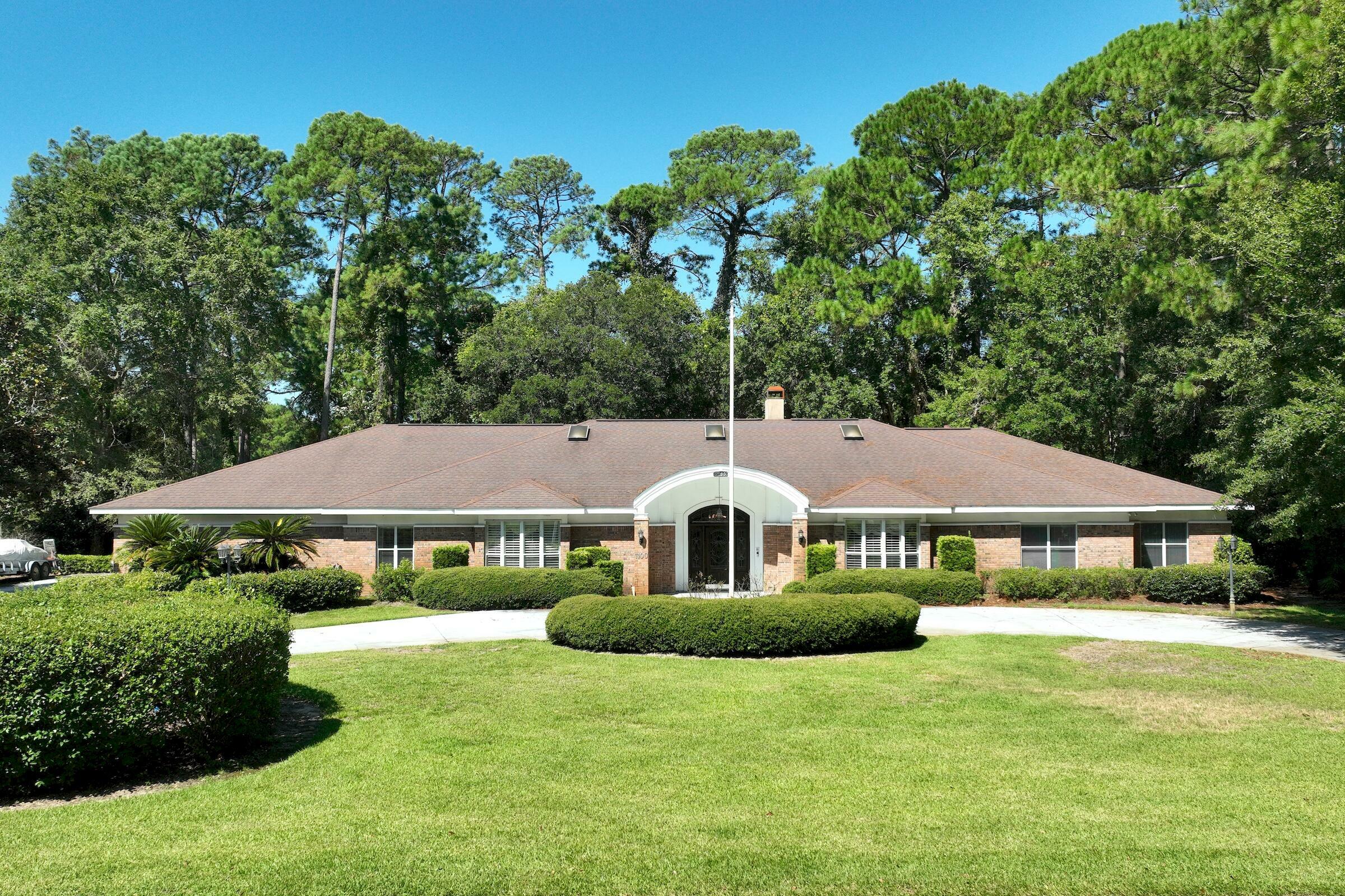 Property Photo:  1100 W Troon Drive  FL 32578 