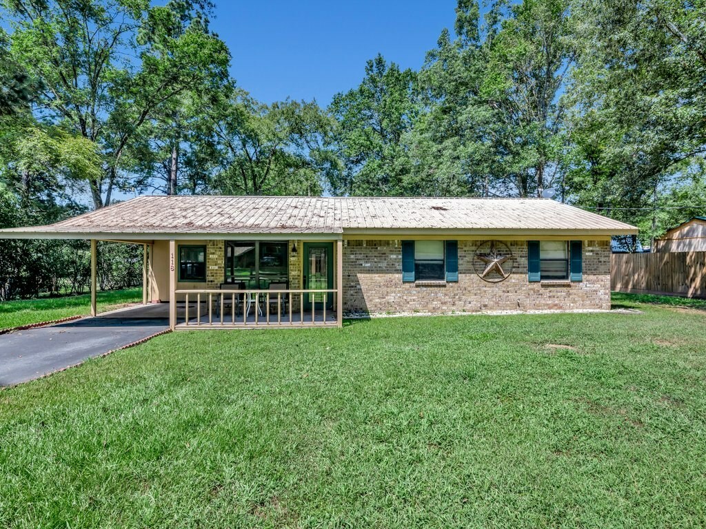 Property Photo:  118 Arkansas  TX 75949 