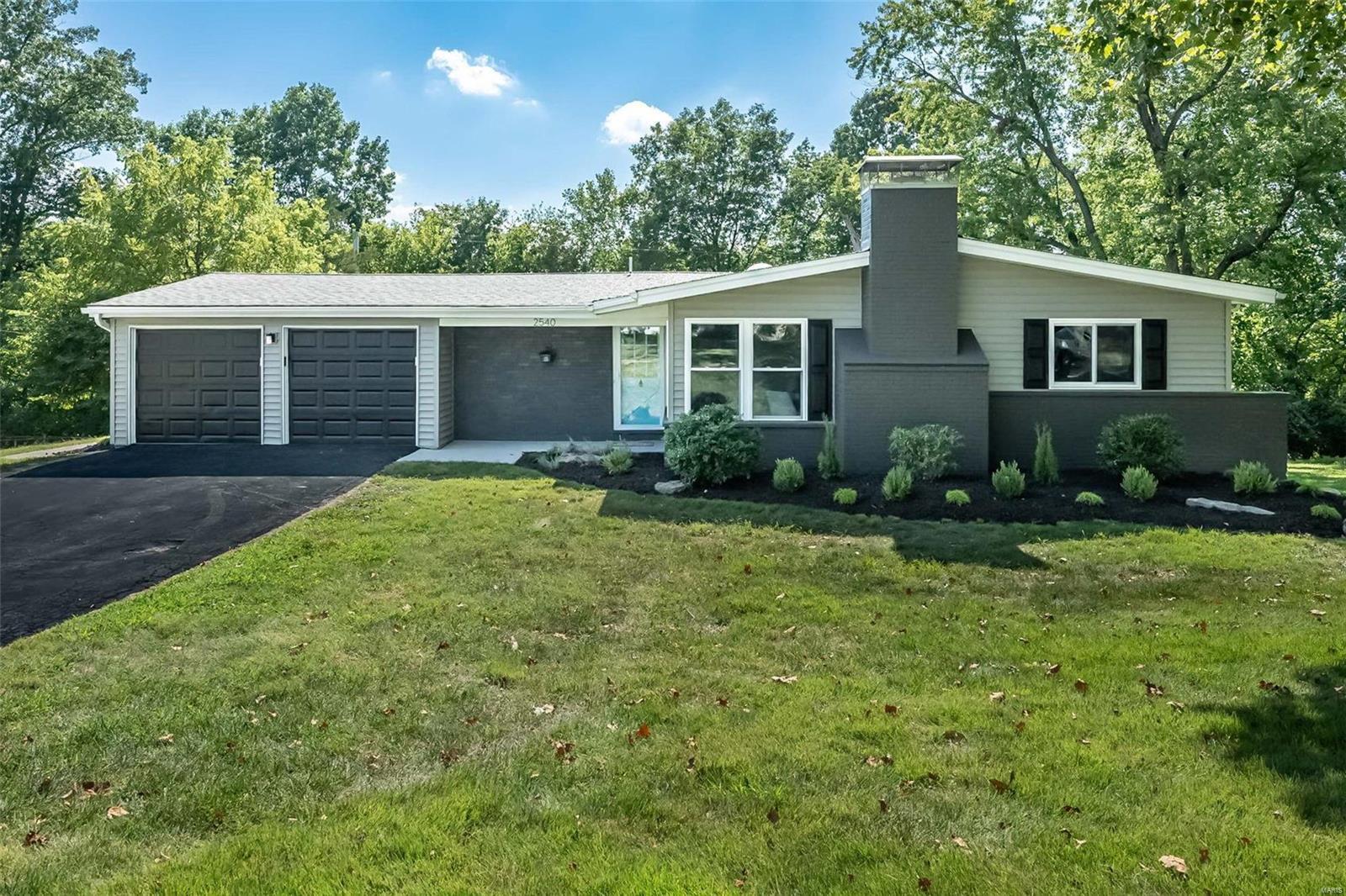 Property Photo: 2540 Saint Giles Road MO 63122