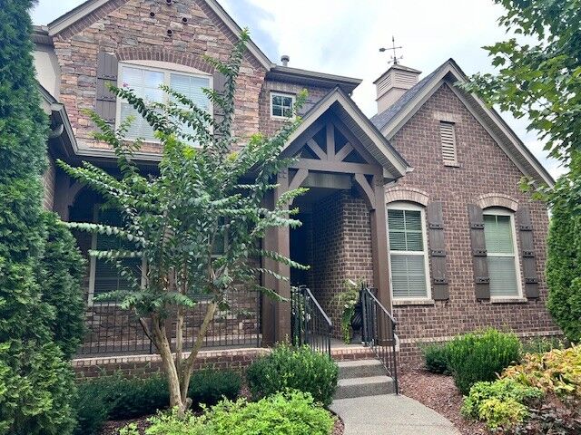 Property Photo:  1025 Vista Ct  TN 37075 