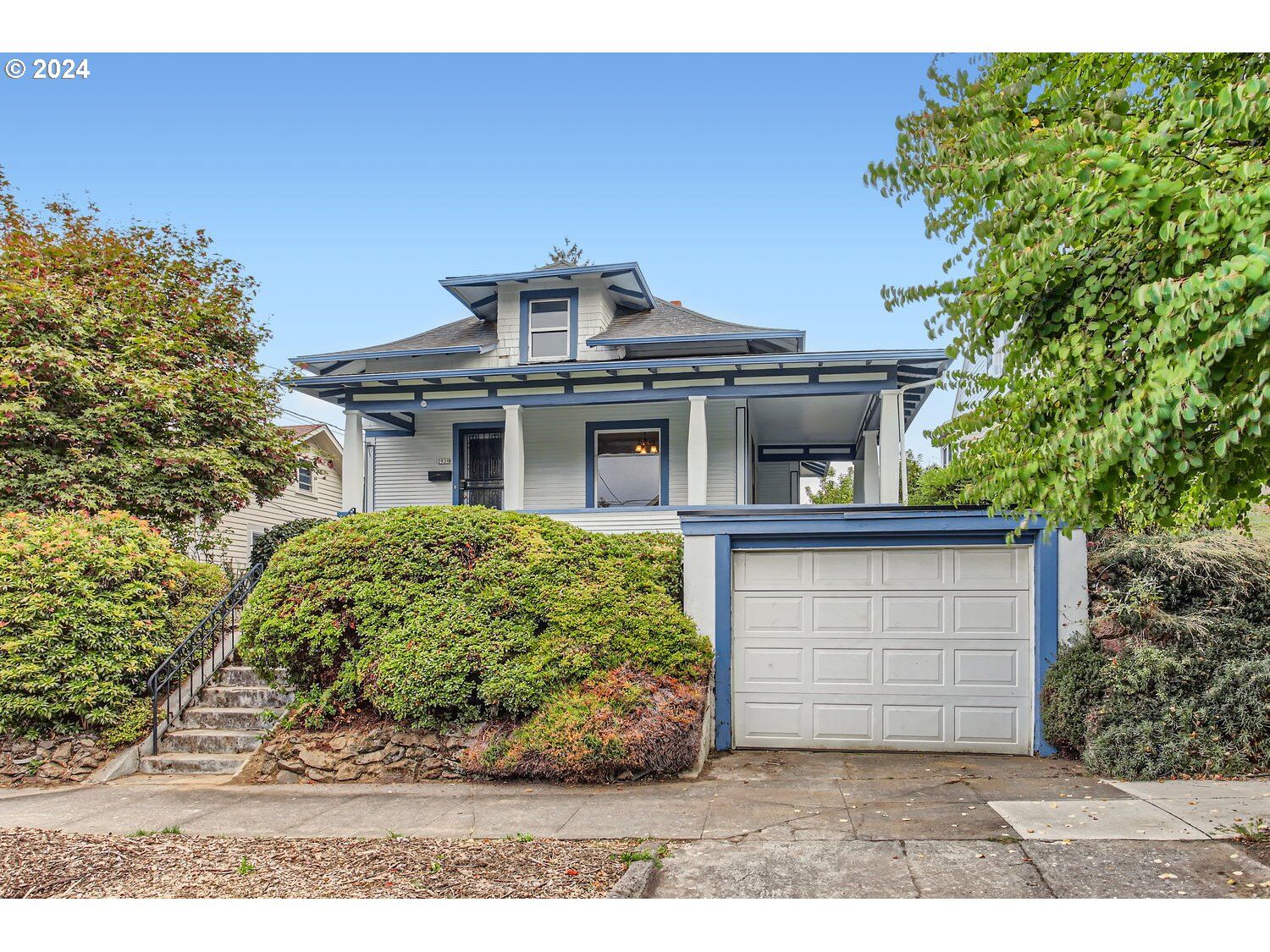 Property Photo: 2929 SE Kelly St OR 97202