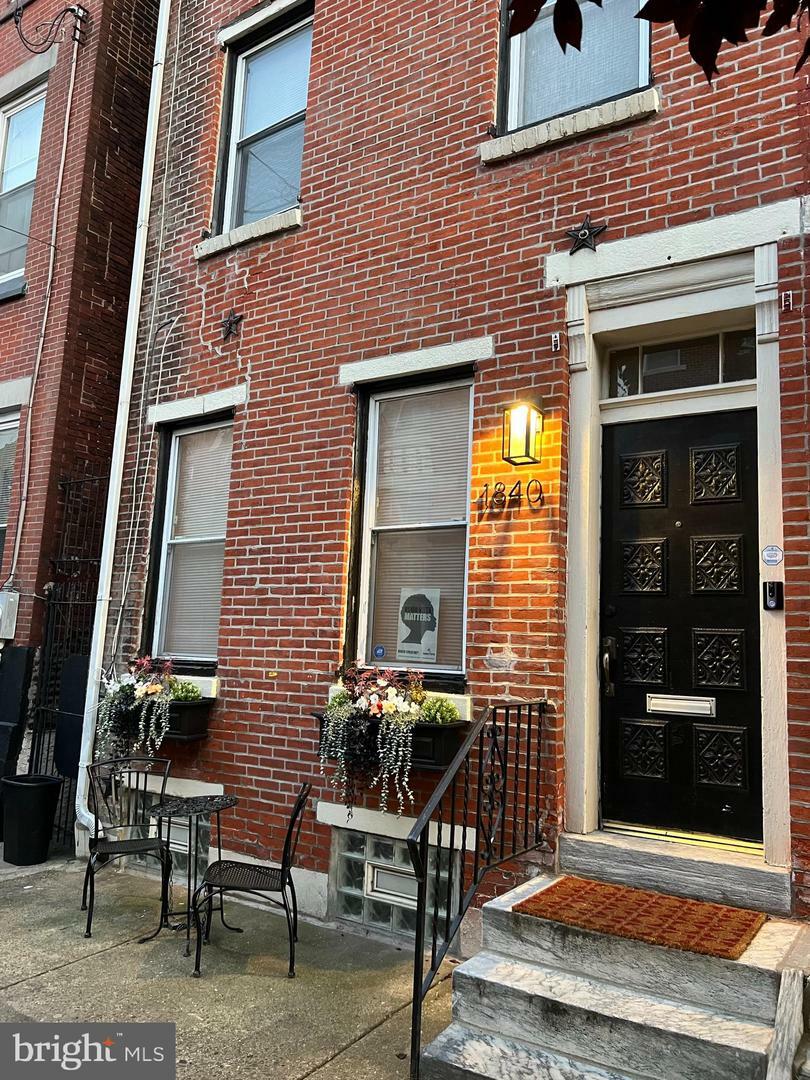 Property Photo: 1840 W Thompson Street PA 19121