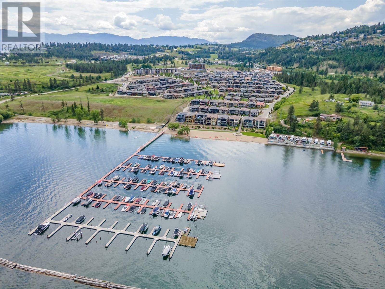 Photo de la propriété:  1890 Viewpoint Crescent  BC V1Z 4E1 