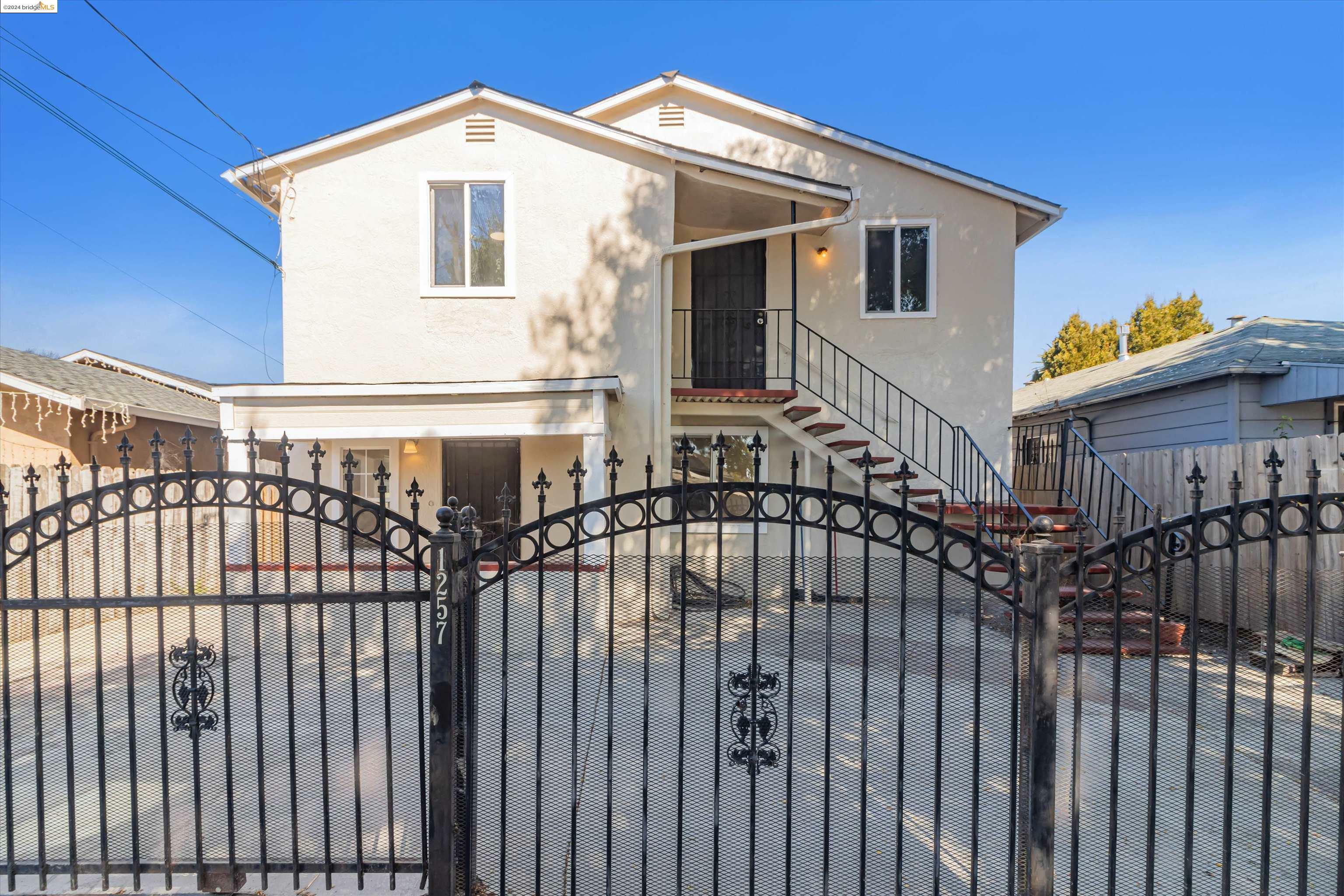 Property Photo:  1257 79th Ave  CA 94621 