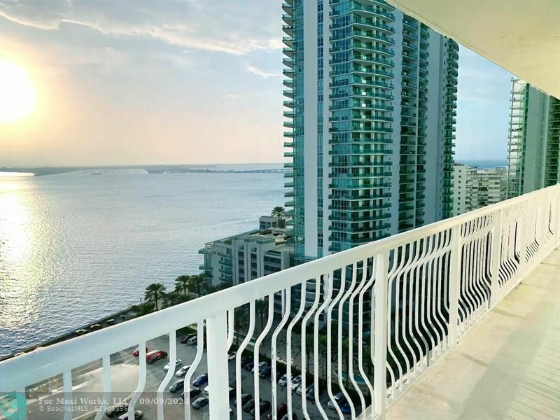 Property Photo:  1200 Brickell Bay Dr 1901  FL 33131 