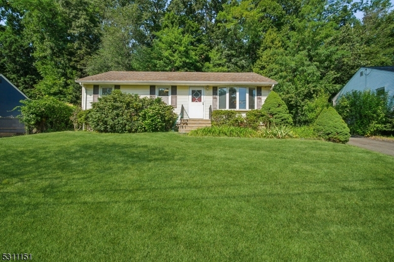 Property Photo:  50 Huntley Rd  NJ 07901 