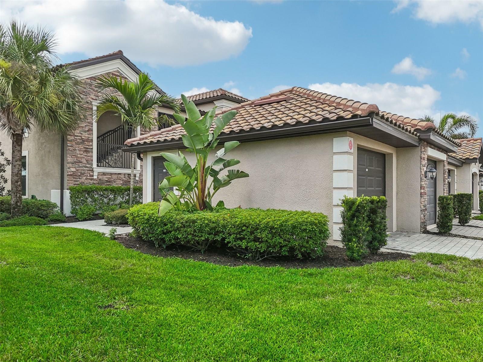 Property Photo:  5614 Palmer Circle 101  FL 34211 