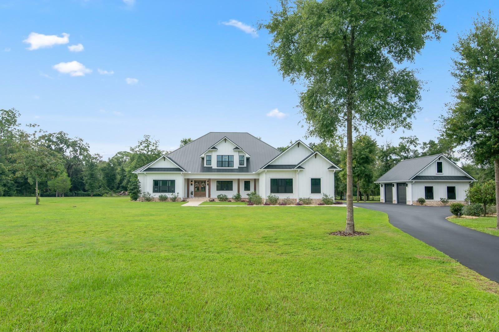 Property Photo: 4025 NW 159th Drive FL 32669