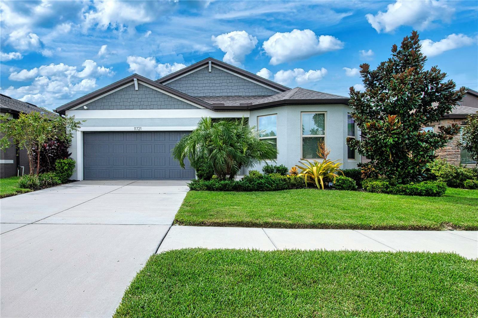 Property Photo: 11721 Brighton Knoll Loop FL 33579