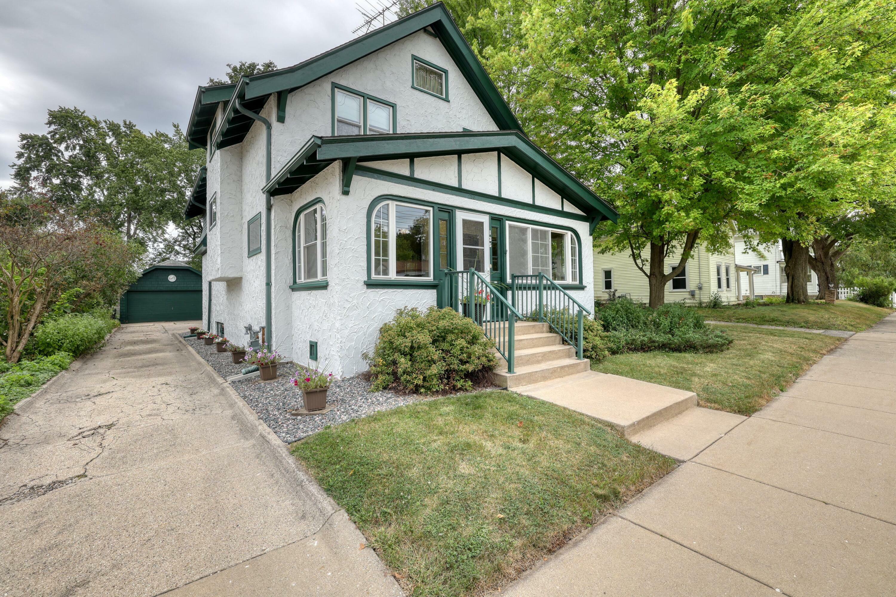 Property Photo:  135 N West Ave  WI 53186 